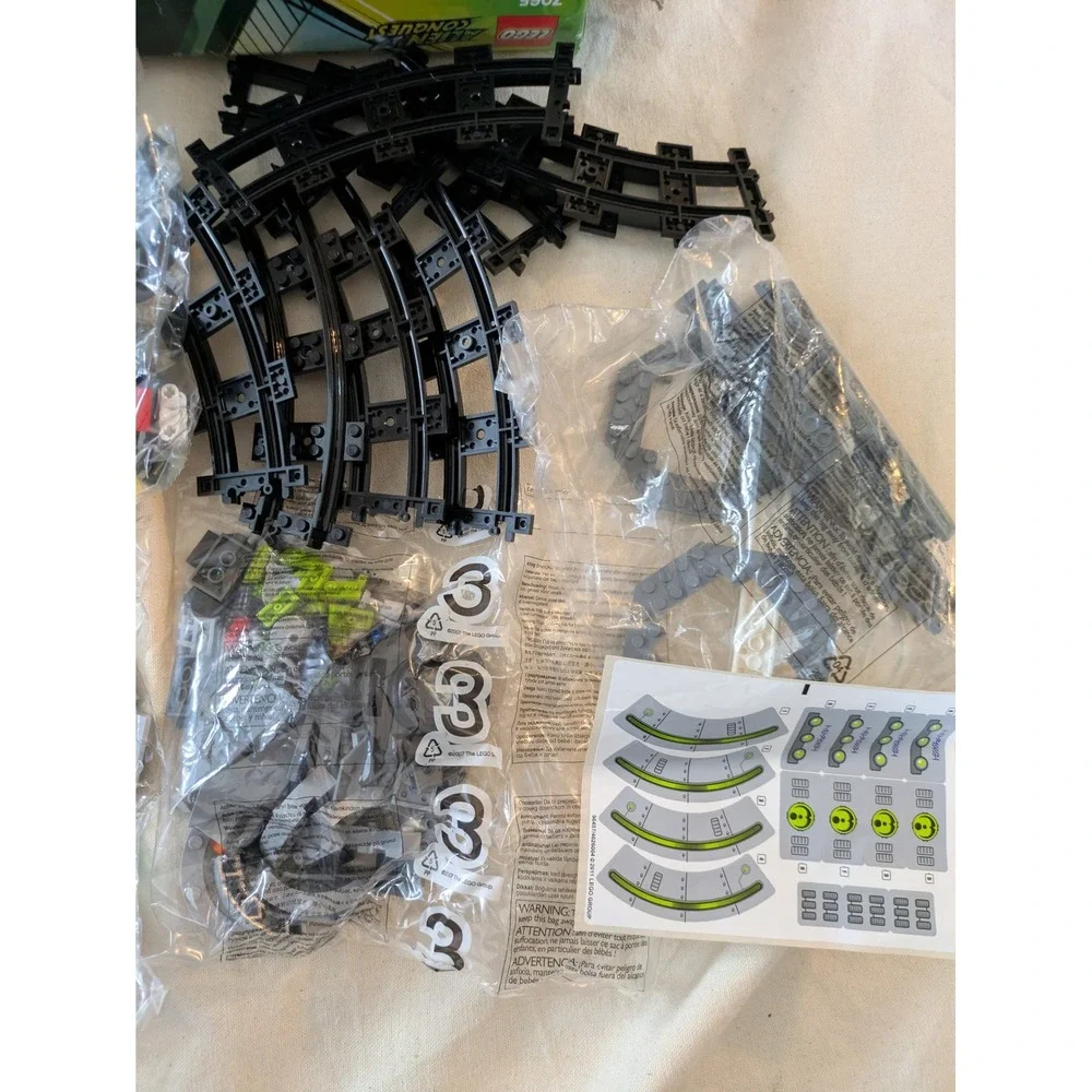 Lego Alien Conquest Alien Mothership 7065 Set New Bags Box 90% Complete - Picture 3 of 7